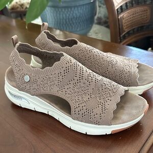 Martha Stewart: Arch Fit - Breezy City Catch SZ 10 Mocha